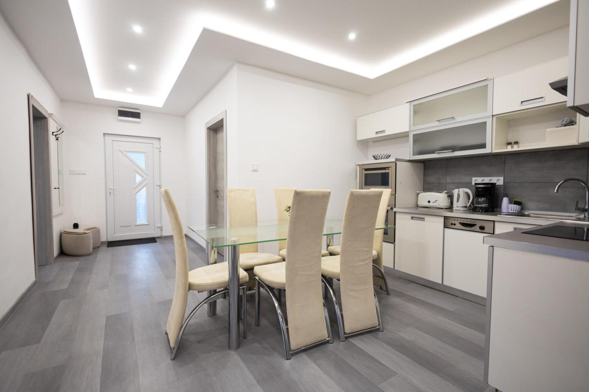 Fonix Apartman Debreţin Exterior foto