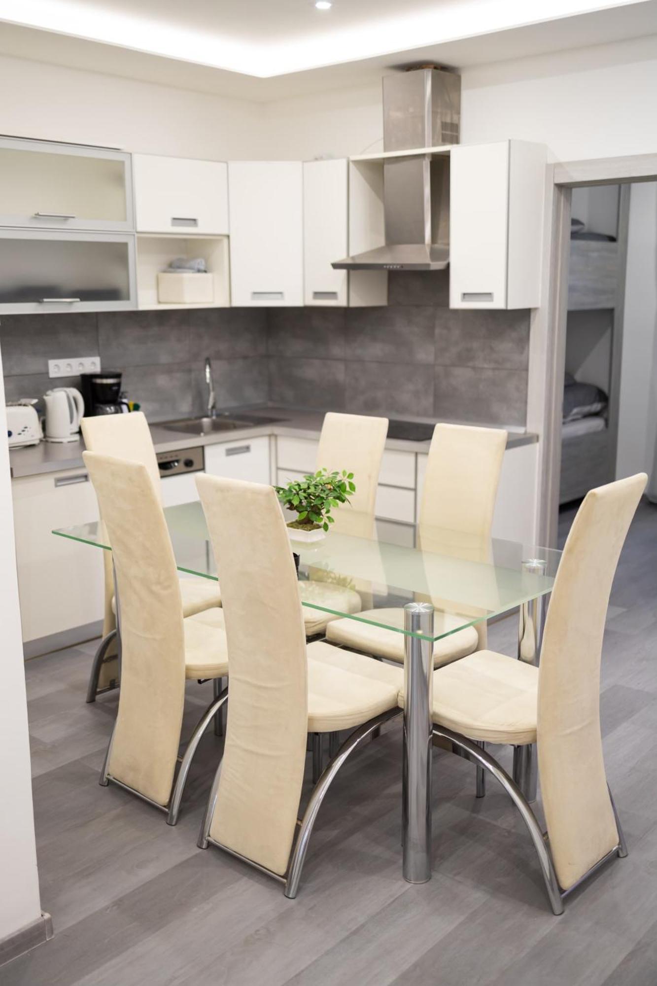 Fonix Apartman Debreţin Exterior foto