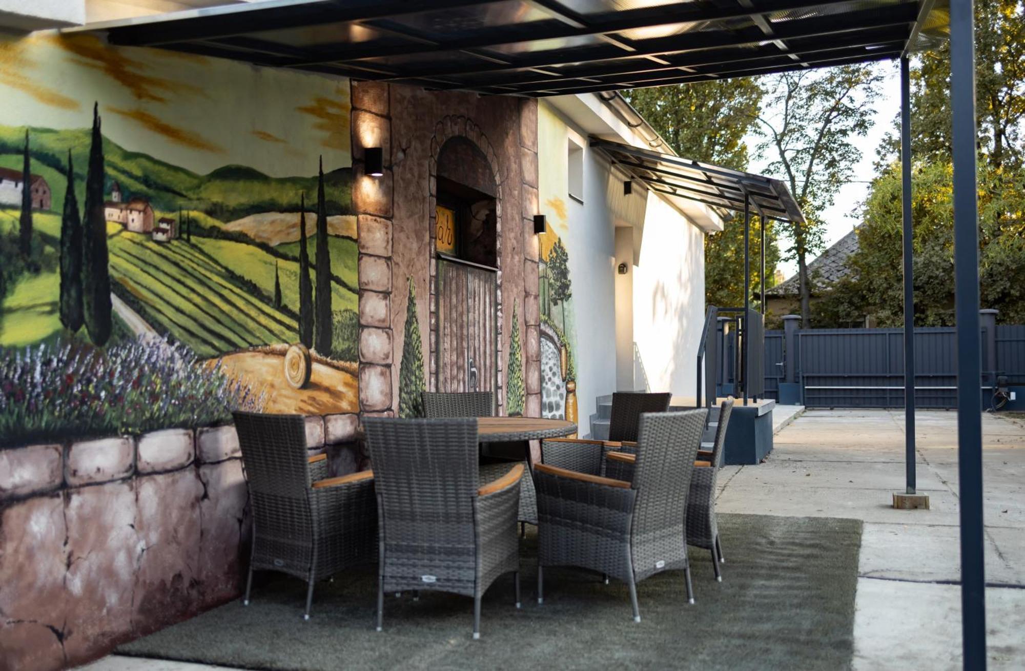 Fonix Apartman Debreţin Exterior foto